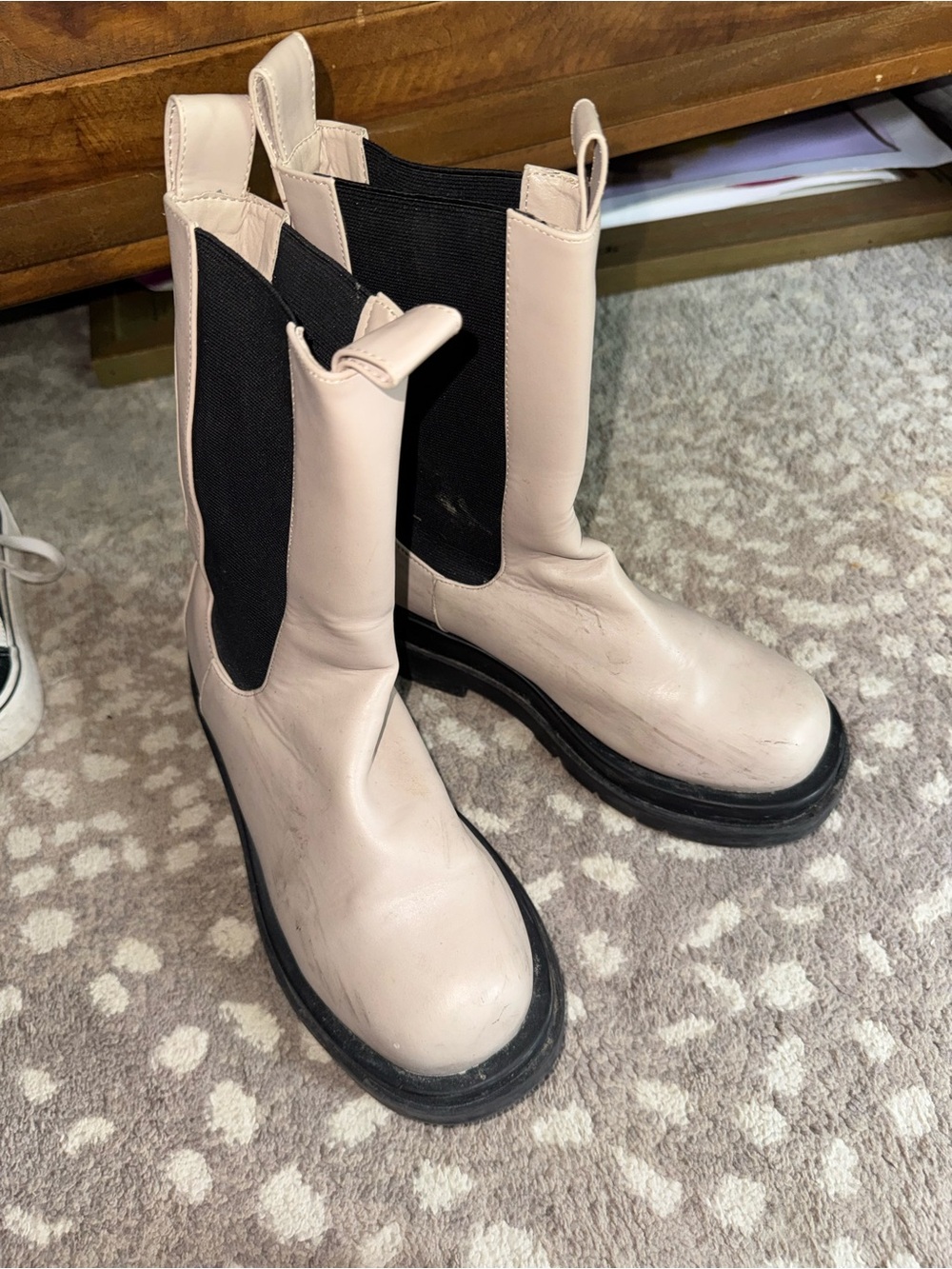 Women’s Chelsea Pull-On Boots in Light Tan